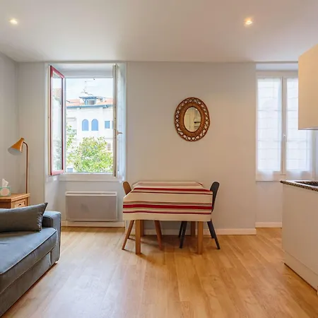 Studio Renove Avec Parking Et Wi-fi, Centre Saint-jean-de-luz, Plage A Proximite - Fr-1-4-700 *