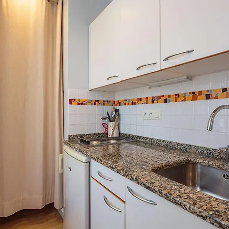 Studio Renove Avec Parking Et Wi-fi, Centre Saint-jean-de-luz, Plage A Proximite - Fr-1-4-700 Saint-Jean-de-Luz